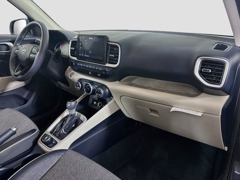 Used 2024 Hyundai Venue Limited FWD image 30