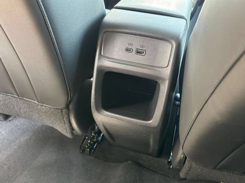 Used 2025 Chevrolet Trax LT FWD image 22