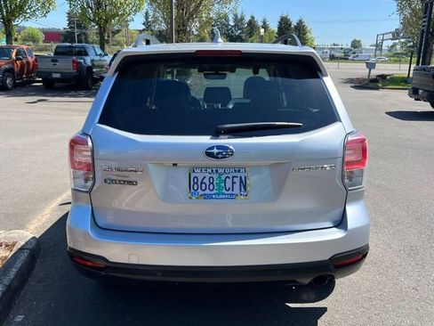 Used 2018 Subaru Forester 2.5i Touring AWD/4WD image 6