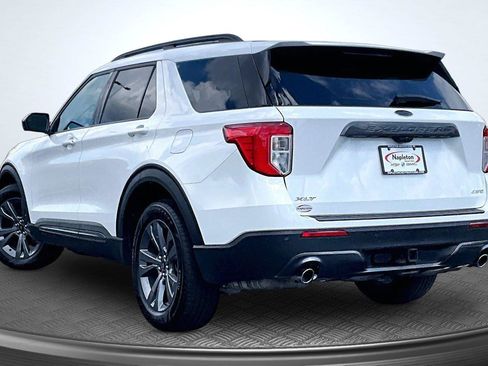 Used 2023 Ford Explorer XLT w/ Equipment Group 202A AWD/4WD image 14