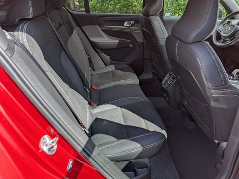 Used 2023 Volvo C40 P8 Recharge Ultimate w/ Protection Package Premier image 16