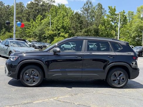Used 2025 Volkswagen Taos S FWD image 2
