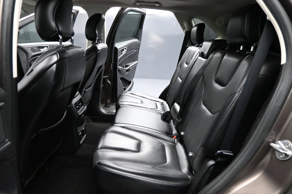 Used 2019 Ford Edge Titanium w/ Equipment Group 301A FWD image 20