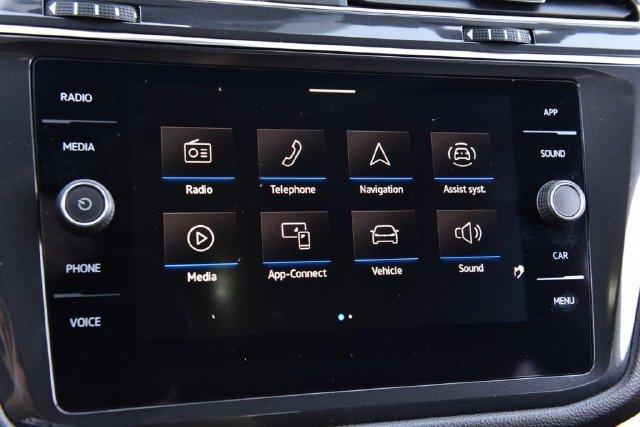 Certified 2023 Volkswagen Tiguan SE R-Line AWD/4WD image 13