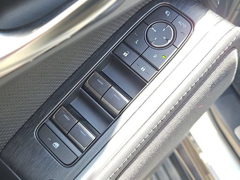 Used 2024 Lexus GX 550 w/ Accessory Package (2T) AWD/4WD image 20