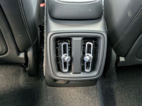 Used 2023 Volvo XC40 B5 Ultimate w/ Protection Package Premier image 28