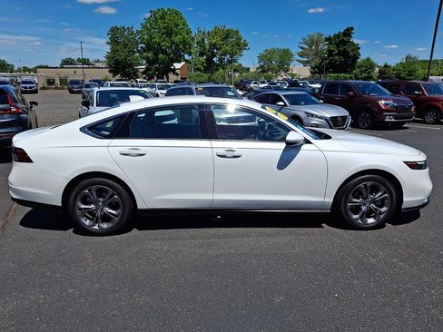 Used 2023 Honda Accord EX image 7