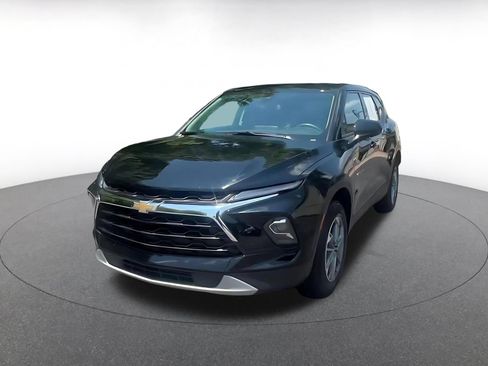 Used 2026 Chevrolet Blazer LT FWD image 6