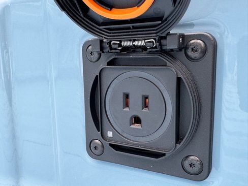 New 2025 Chevrolet Colorado LT w/ LT Convenience Package image 8