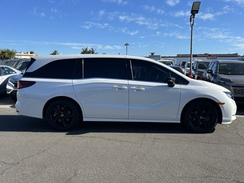 Used 2024 Honda Odyssey Sport image 2