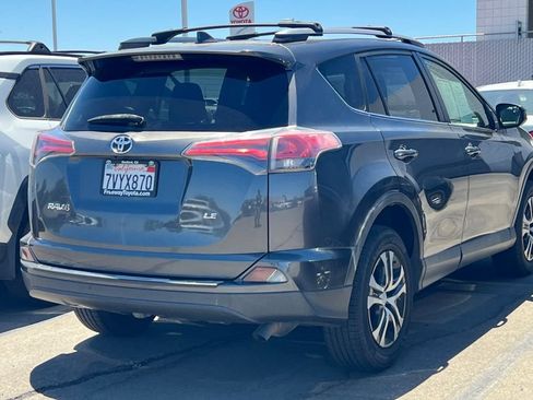 Used 2017 Toyota RAV4 LE FWD image 5
