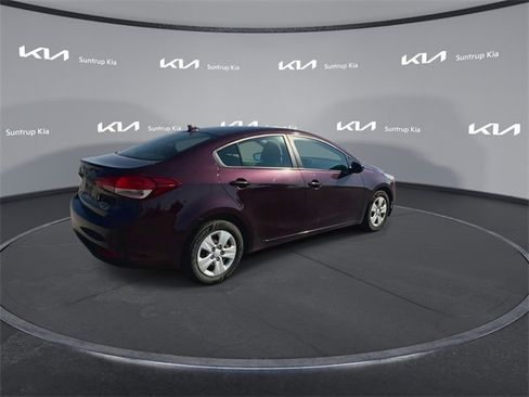 Used 2017 Kia Forte LX image 20
