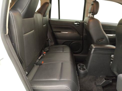 Used 2017 Jeep Compass High Altitude AWD/4WD image 19