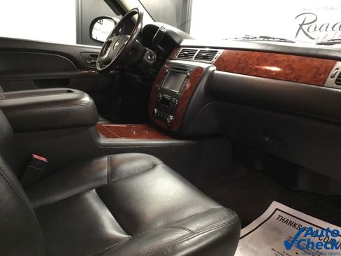 Used 2012 Chevrolet Avalanche LTZ image 38