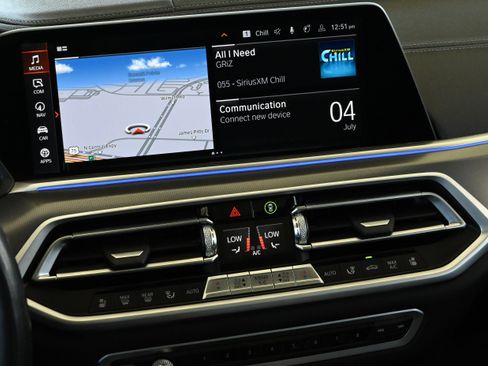 Used 2022 BMW X6 M50i AWD/4WD image 33