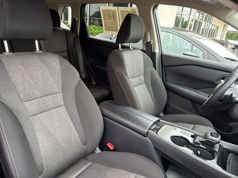 Used 2025 Nissan Rogue SV FWD image 38
