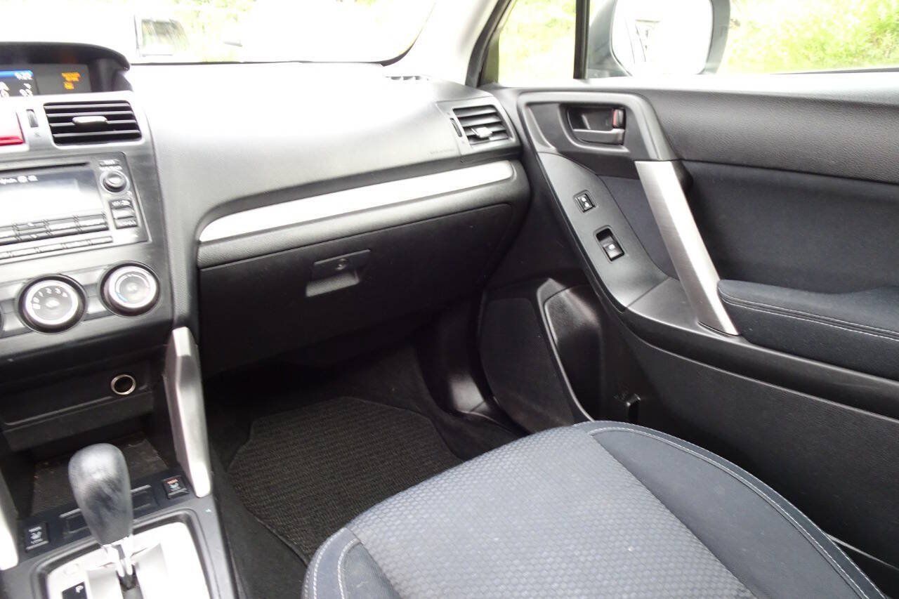 Used 2015 Subaru Forester 2.5i Premium AWD/4WD image 19