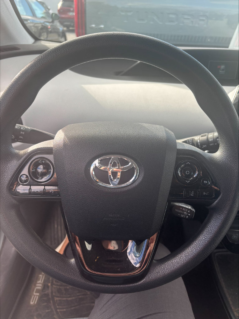 Used 2021 Toyota Prius LE FWD image 10