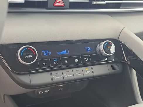 New 2026 Hyundai Elantra Hybrid FWD image 31