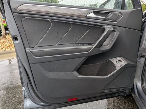 Used 2022 Volkswagen Tiguan SEL R-Line image 12