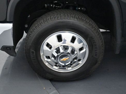 Used 2025 Chevrolet Silverado 3500 LTZ w/ LTZ Plus Package image 36