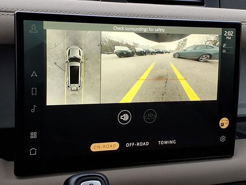 Used 2023 Land Rover Defender 130 SE image 28