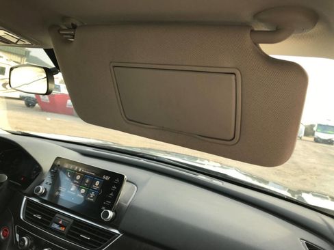 Used 2018 Honda Accord EX image 37