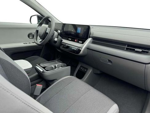 New 2025 Hyundai Ioniq 5 SE image 15