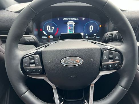 Used 2025 Ford Explorer Platinum w/ LUX Leather Package image 31