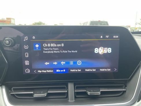 Used 2025 Chevrolet Trax LT FWD image 22