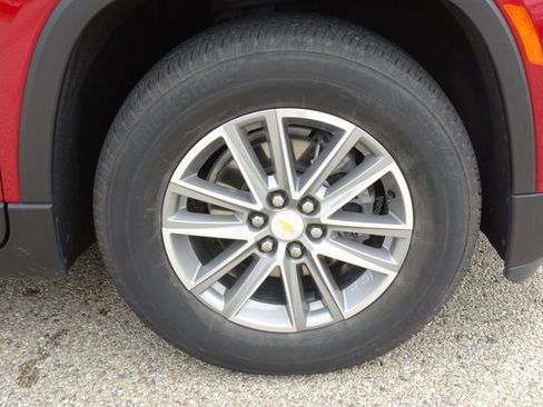 Used 2023 Chevrolet Traverse LT FWD image 29