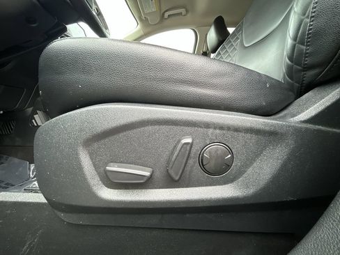 Used 2024 Ford Edge Titanium image 12