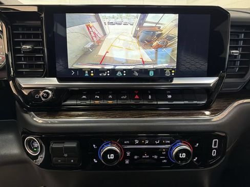 Used 2023 GMC Sierra 1500 Elevation w/ Preferred Package AWD/4WD image 17