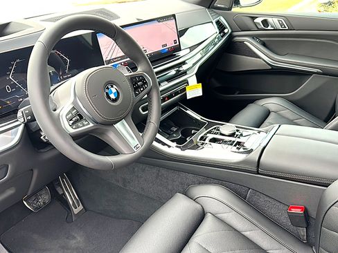 New 2026 BMW X5 sDrive40i w/ M Sport Package RWD image 9
