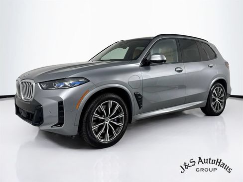 Used 2024 BMW X5 xDrive50e w/ M Sport Package AWD/4WD image 3