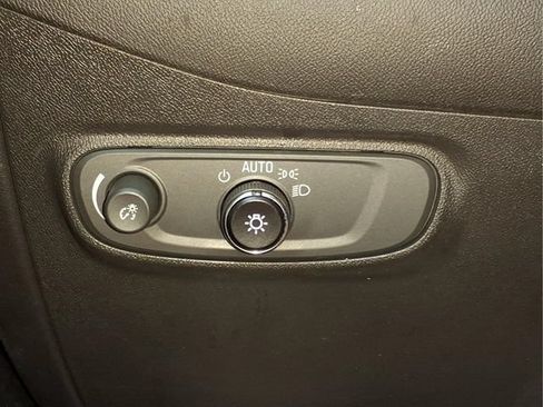Used 2023 Chevrolet Equinox LT FWD image 17