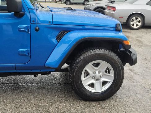 Used 2021 Jeep Gladiator Sport AWD/4WD image 7