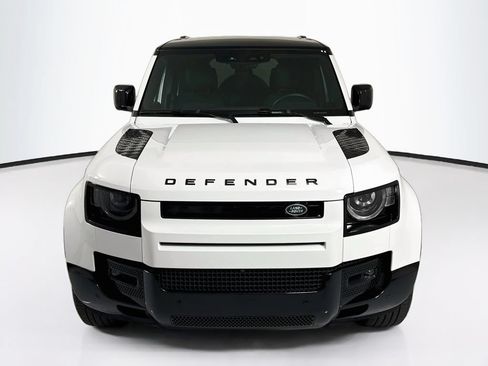 Used 2024 Land Rover Defender 110 X-Dynamic SE AWD/4WD image 2
