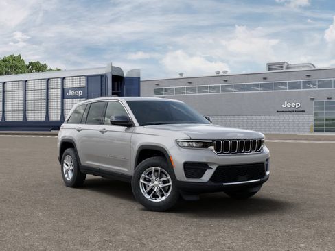 New 2025 Jeep Grand Cherokee Laredo X image 5