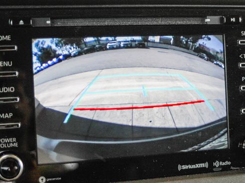 Used 2020 Toyota Sienna SE w/ Carpet Mat Package image 21