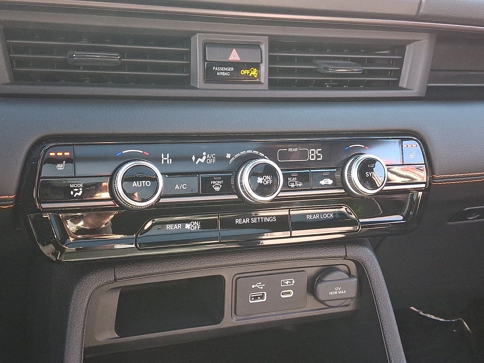 Used 2025 Honda Pilot TrailSport image 15