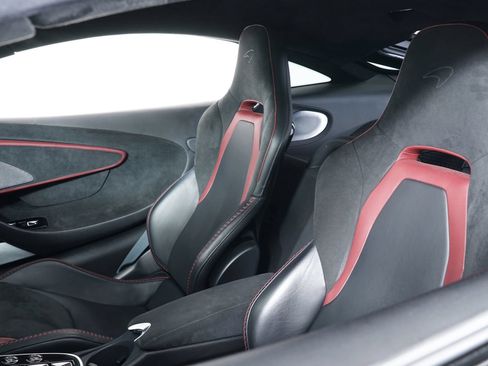 Used 2022 McLaren GT RWD image 23