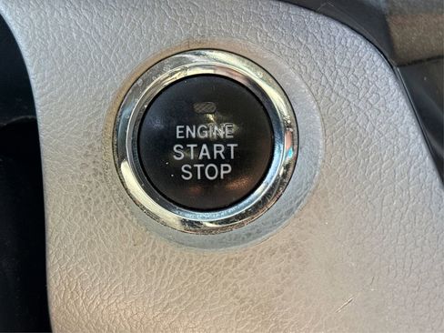 Used 2019 Toyota Sienna XLE image 36