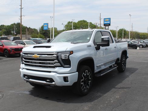 New 2026 Chevrolet Silverado 2500 High Country w/ Technology Package AWD/4WD image 7