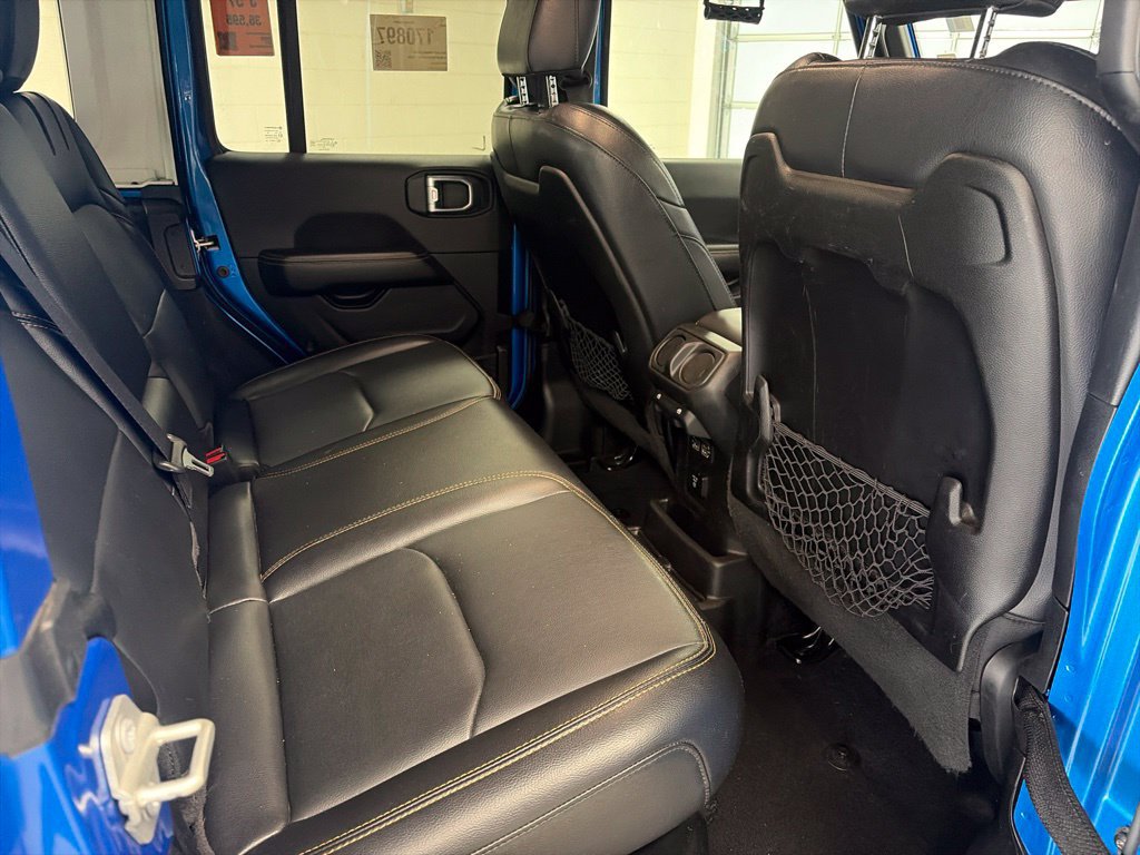 Used 2024 Jeep Wrangler Unlimited Sahara w/ Technology Group AWD/4WD image 7