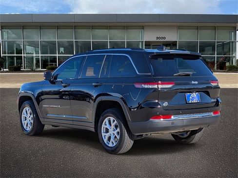 Used 2023 Jeep Grand Cherokee Limited image 6