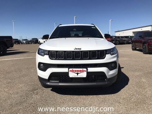 New 2026 Jeep Compass Latitude image 2