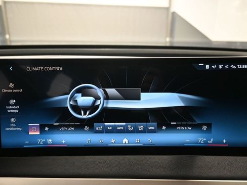 Used 2024 BMW iX xDrive50 w/ Premium Package AWD/4WD image 17