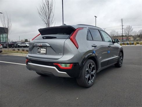 New 2025 Kia Niro EX Touring image 3