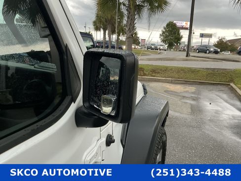 Used 2018 Jeep Wrangler Unlimited Sport AWD/4WD image 10